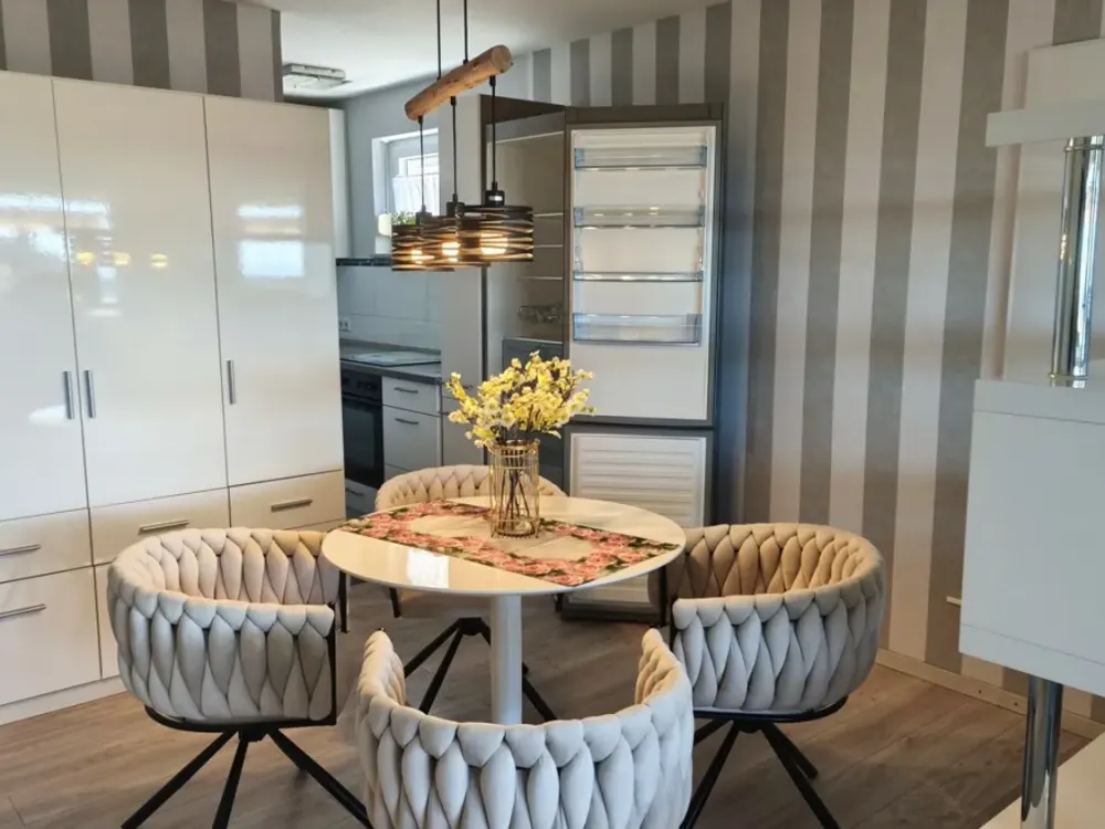 Modernisiertes 1-Zimmer-Appartement mit Balkon und Weitblick bis zum Bodensee in Tettnang