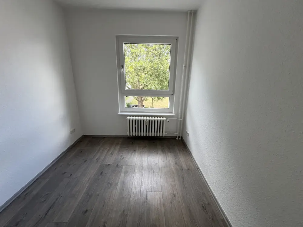 Renovierte 3 Zi.-Whng. mit Balkon - weisses Wannenbad - Duisburg Rheinhausen. 2 Monate Mietfrei!