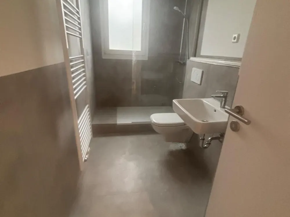 Top WG Wohnung, hochwertige Ausstattung !! EBK, Kernsaniert!!