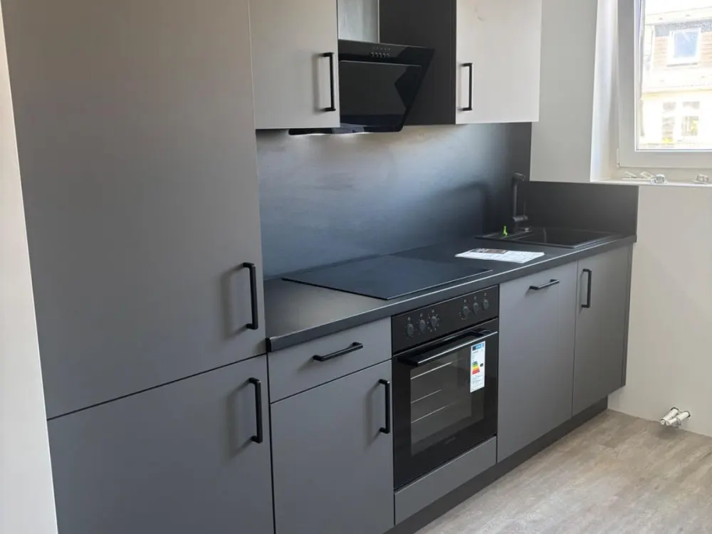 Top WG Wohnung, hochwertige Ausstattung !! EBK, Kernsaniert!!