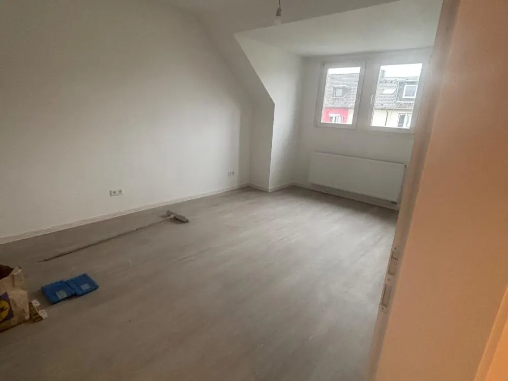 Top WG Wohnung, hochwertige Ausstattung !! EBK, Kernsaniert!!
