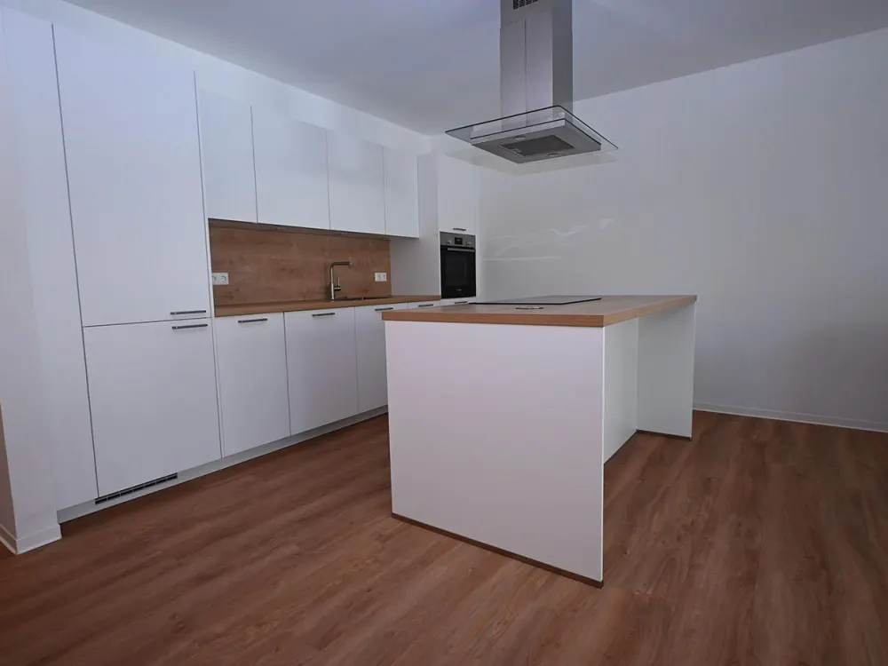Moderne 3-Zimmer-Wohnung mit großzügiger Terrasse - Burgwedel