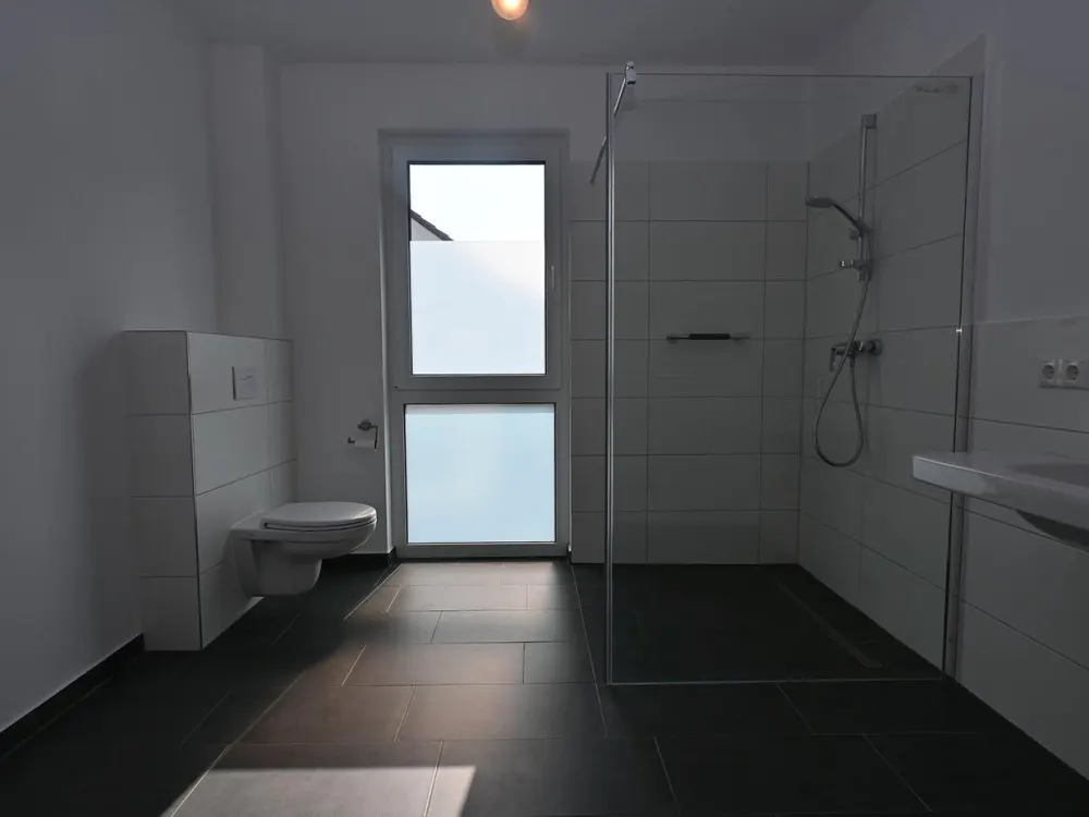 Moderne 3-Zimmer-Wohnung mit großzügiger Terrasse - Burgwedel