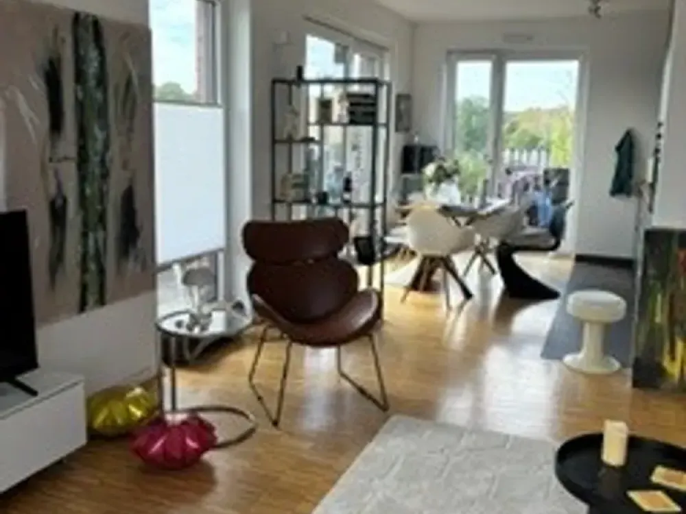 Schickes Penthouse mit 2 Zimmern im Herzen von Köln-Lindenthal D1-E4-2