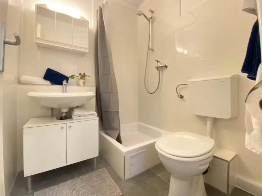 Frisch renoviertes Studio mit Balkon