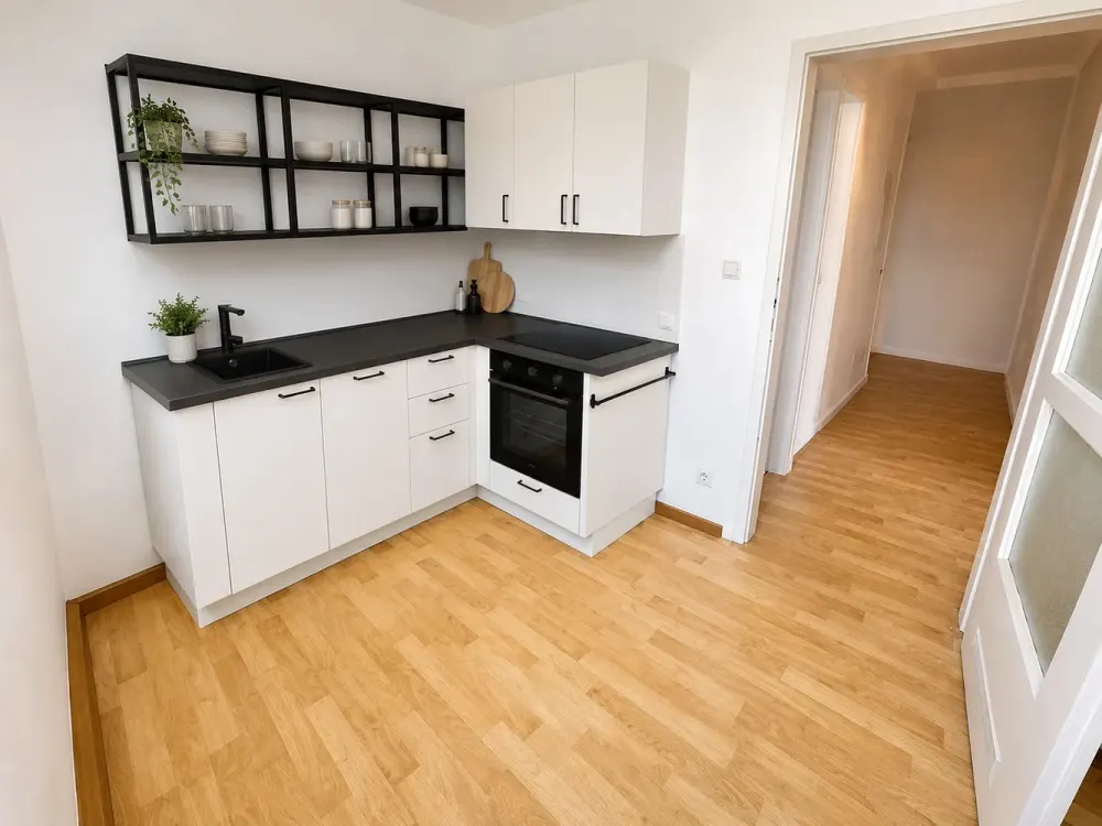 3-Room Apartment with New Fitted Kitchen / Suitable for Shared Flat