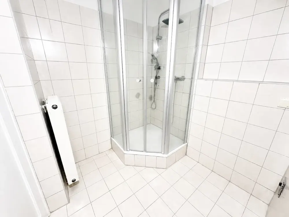 3-Room Apartment with New Fitted Kitchen / Suitable for Shared Flat