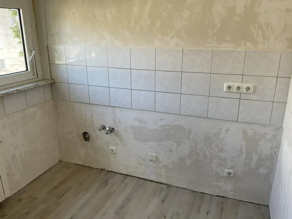 Ab Oktober zu besichtigen-3-Zimmer-Wohnung in der City im Angebot, mit Bodenbelägen