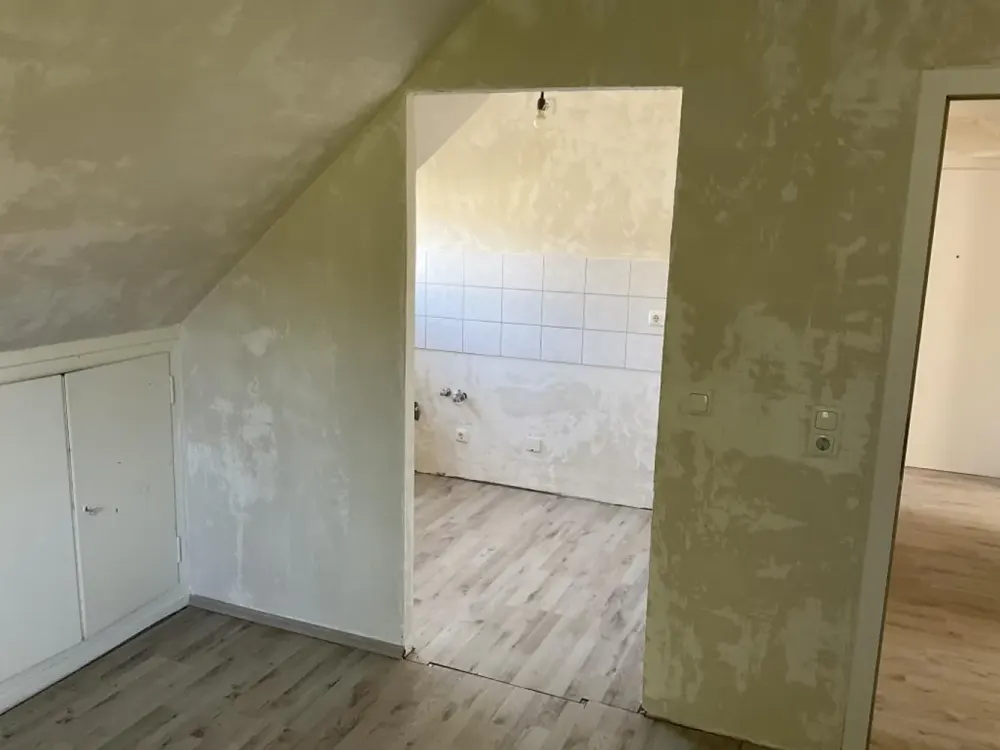 Ab Oktober zu besichtigen-3-Zimmer-Wohnung in der City im Angebot, mit Bodenbelägen
