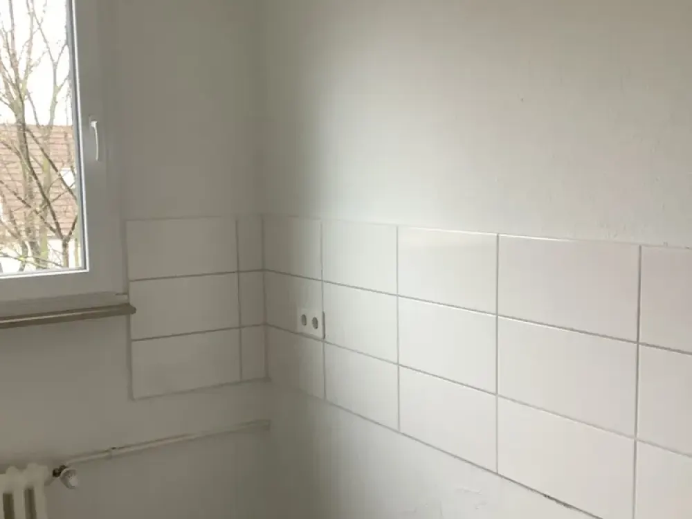 Schöne 3-Zimmerwohnung mit Vinylboden und Wannenbad im Dachgeschoss