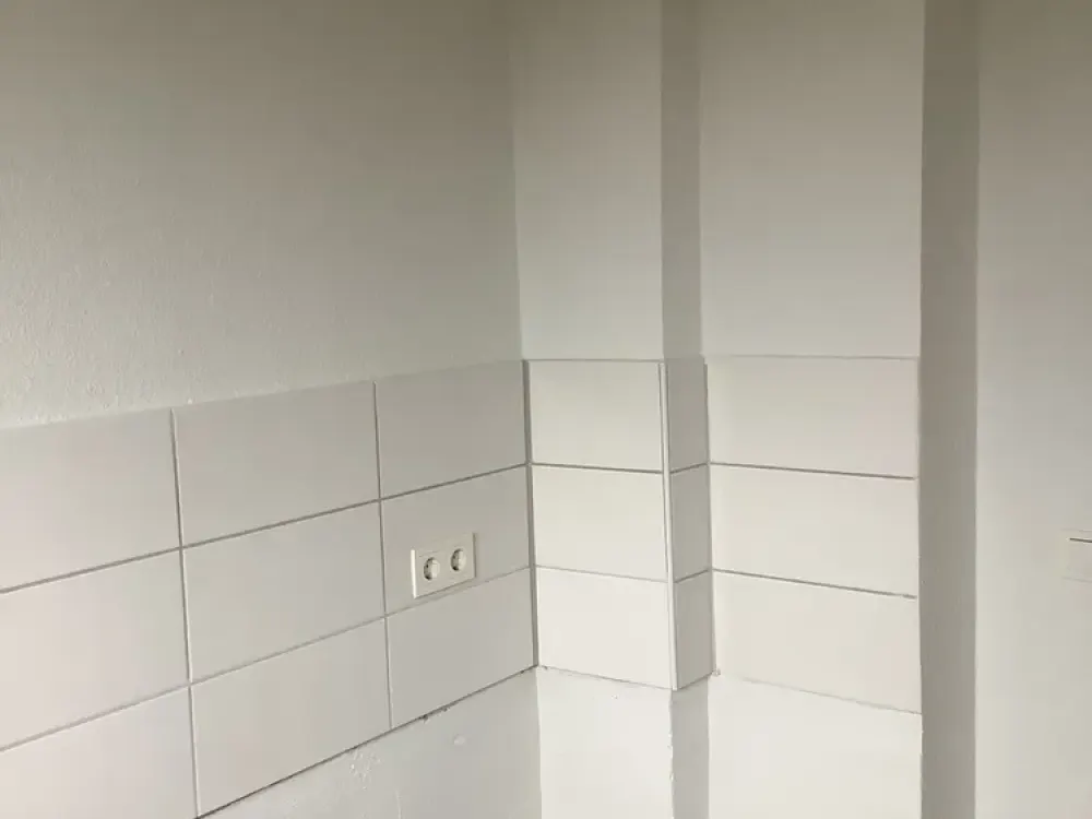 Schöne 3-Zimmerwohnung mit Vinylboden und Wannenbad im Dachgeschoss