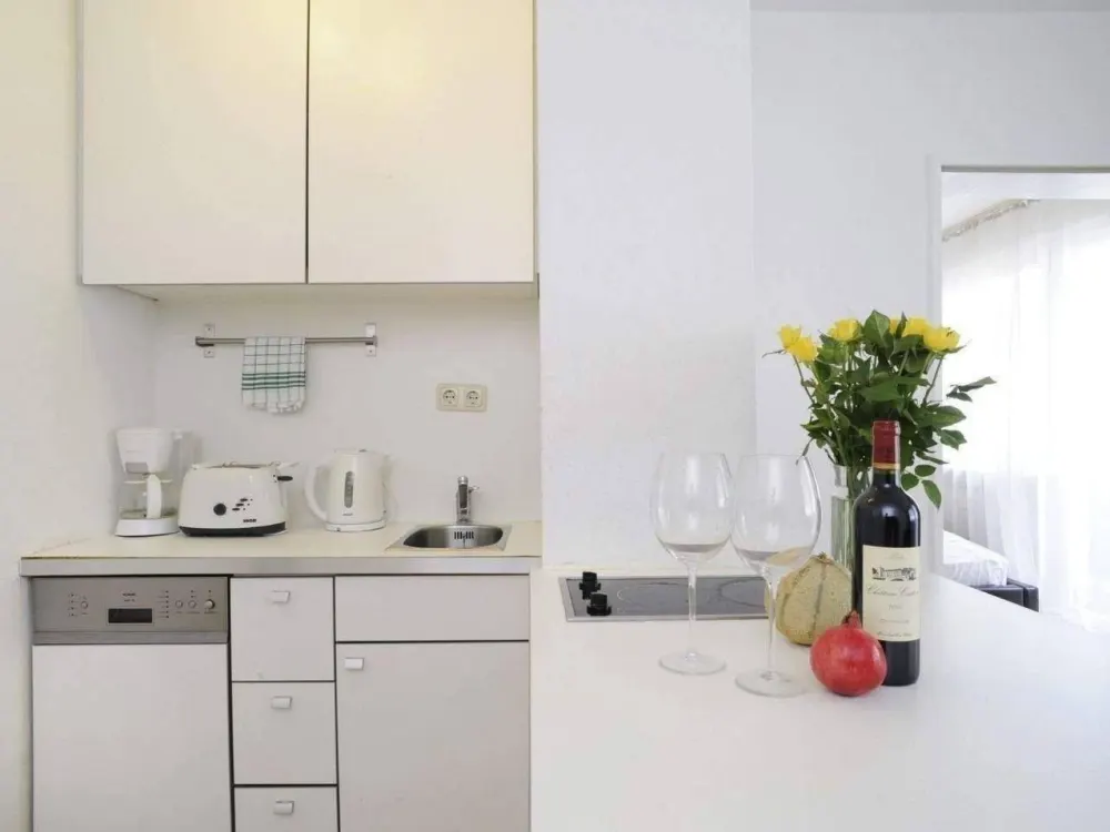 2 Zimmer Apartment ohne Kaution, möbliert