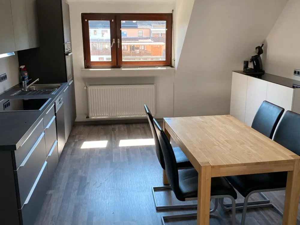 Helle 75m2 2 ZKB Wohnung in ruhiger Lage mit Balkon