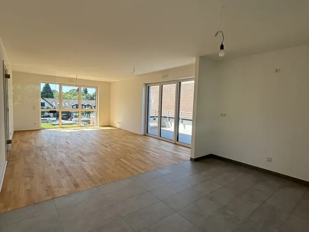 Erstbezug: Familienfreundliche 5-Zimmer-Wohnung mit Süd-Balkon, Loggia und Mieterstrom PV