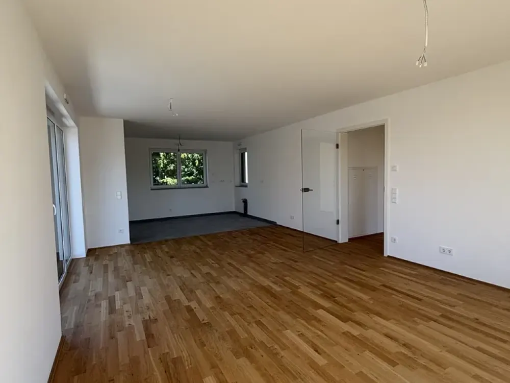Erstbezug: Familienfreundliche 5-Zimmer-Wohnung mit Süd-Balkon, Loggia und Mieterstrom PV
