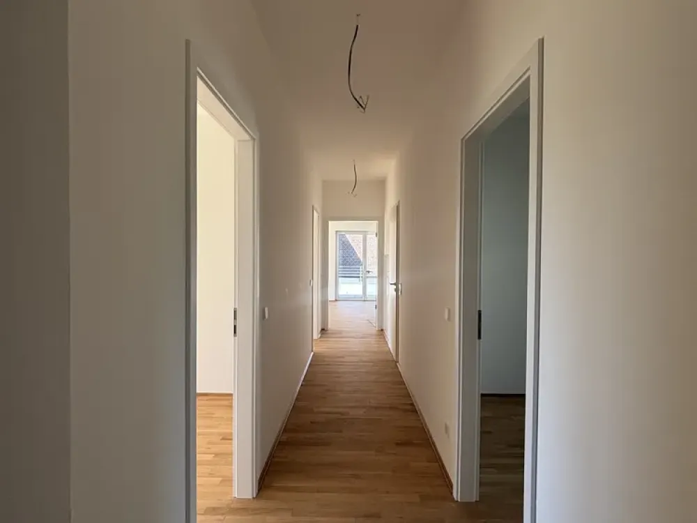 Erstbezug: Familienfreundliche 5-Zimmer-Wohnung mit Süd-Balkon, Loggia und Mieterstrom PV