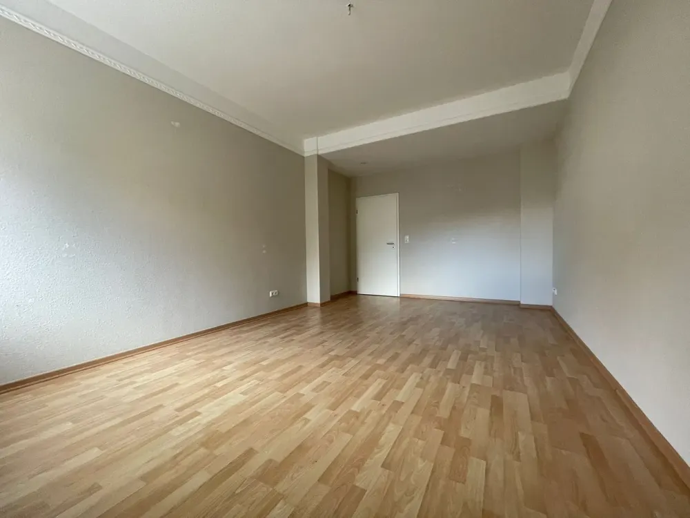 +++ Renovierte Unmöblierte Wohnung in Frankfurt am Main +++