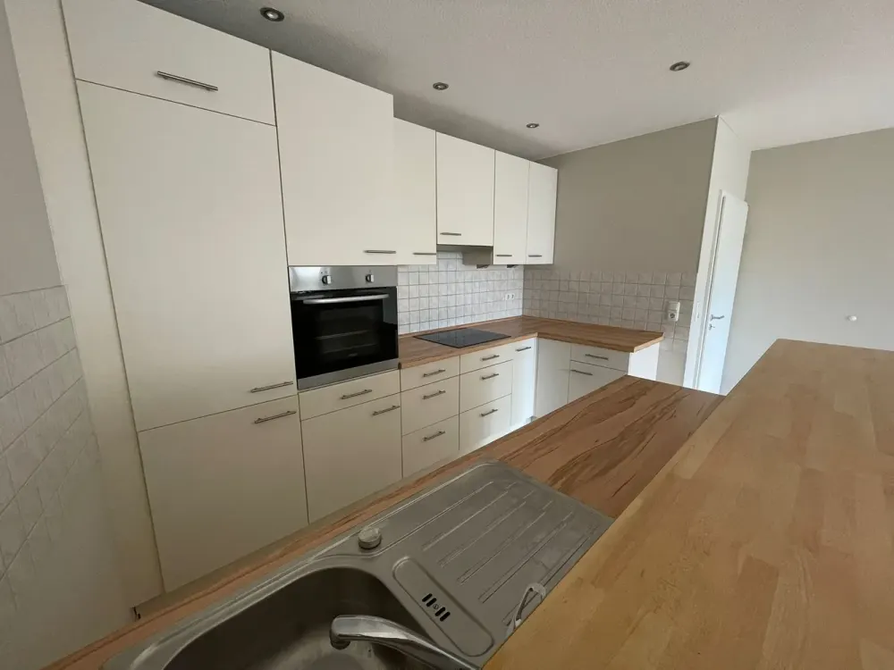 +++ Renovierte Unmöblierte Wohnung in Frankfurt am Main +++