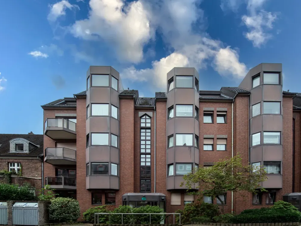 Alltagstaugliche 4-Zimmer-Wohnung mit Balkon in Düsseldorf-Golzheim