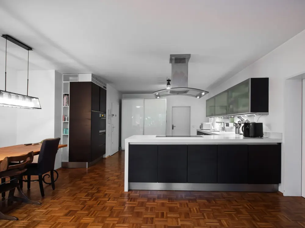 Alltagstaugliche 4-Zimmer-Wohnung mit Balkon in Düsseldorf-Golzheim
