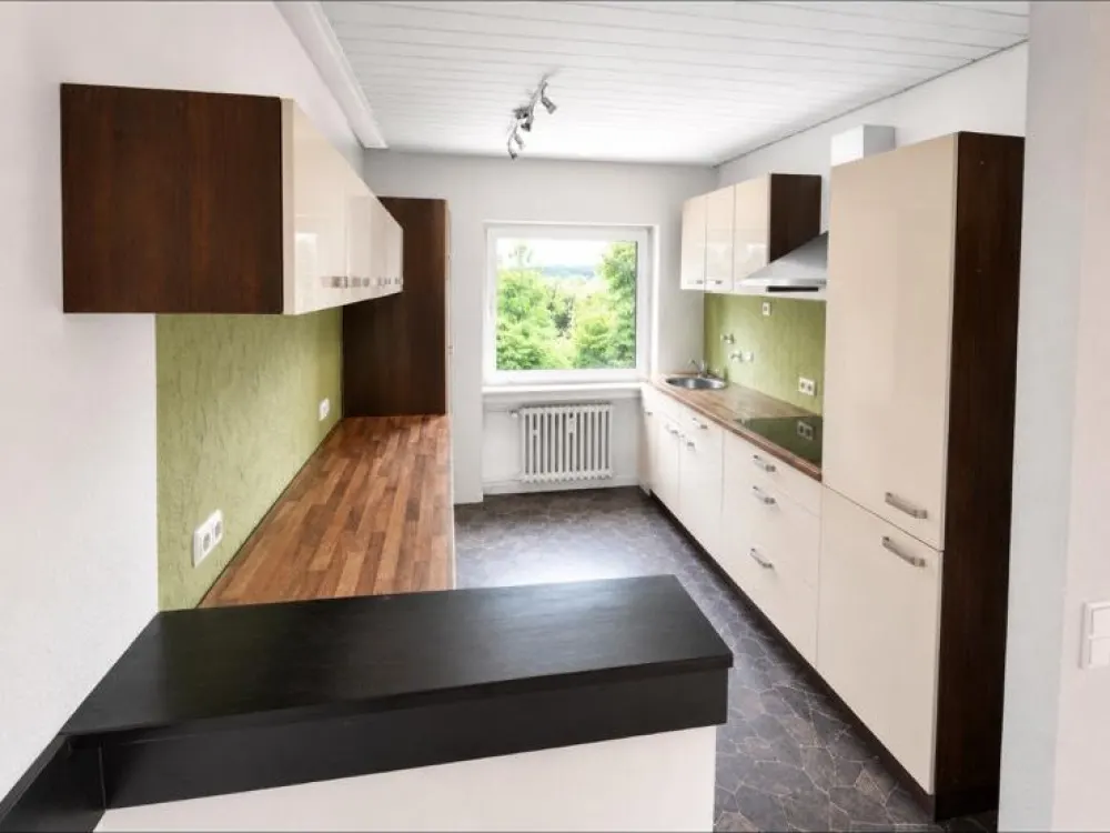 Großzügige 3 Zimmer Wohnung mit Balkon!