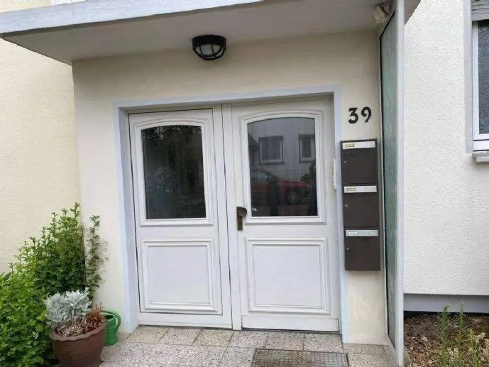 Close to the city: Neustadt/ Huckelriede, 2.5 room apartment + balcony, ideal for singles