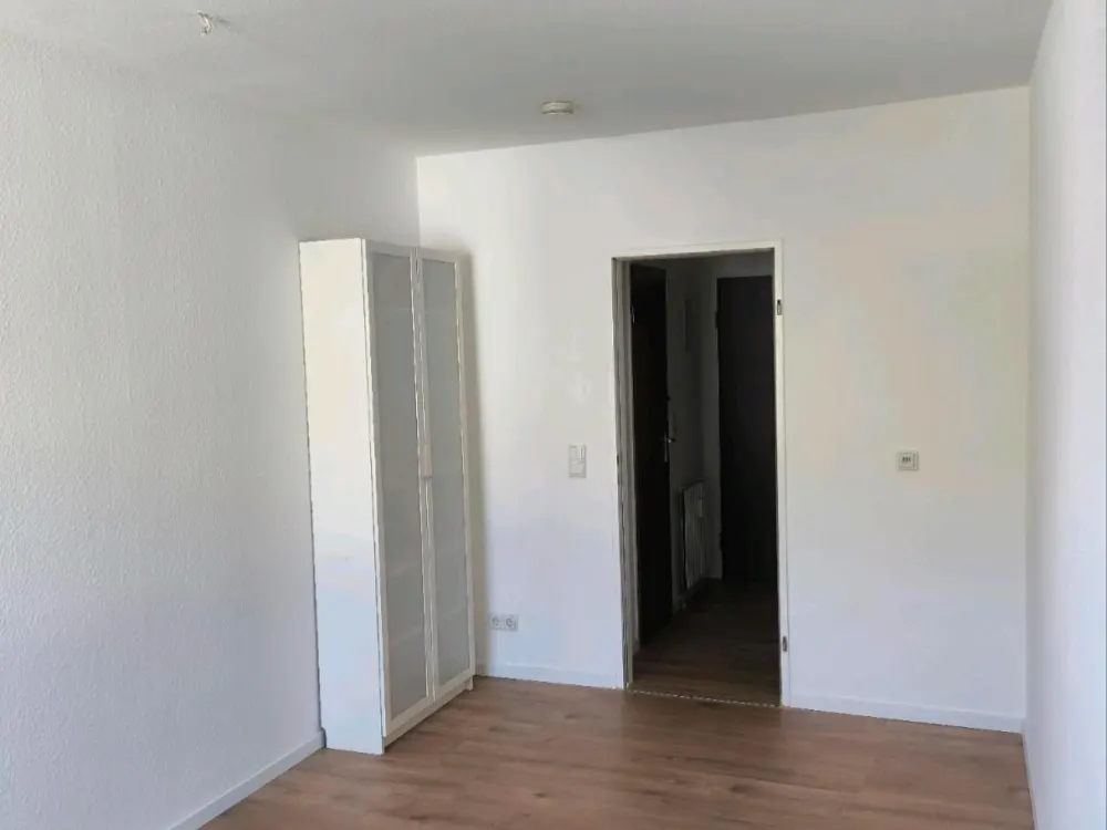 Helle Ein-Zimmer-Wohung in Zollstock zu vermieten