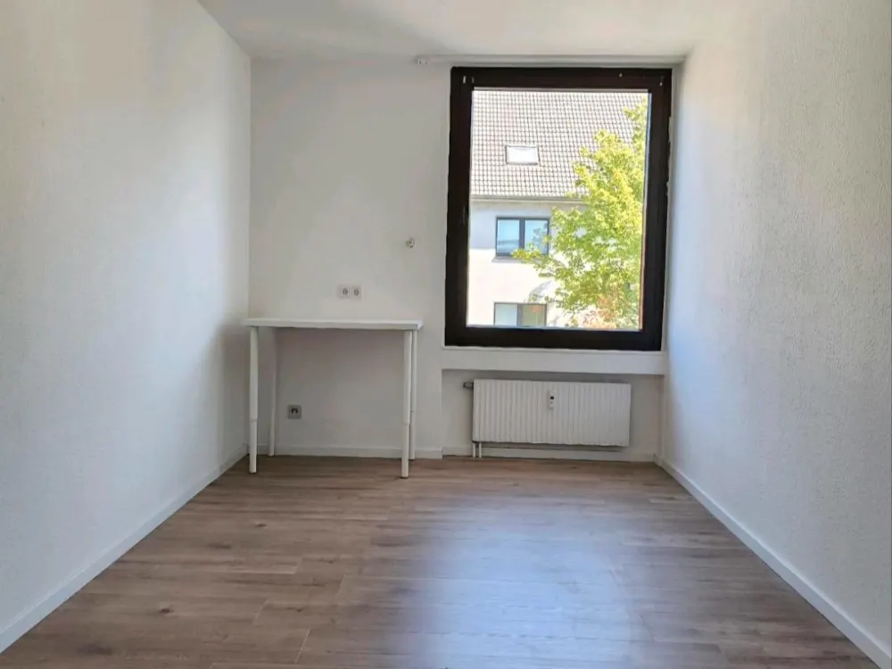 Helle Ein-Zimmer-Wohung in Zollstock zu vermieten
