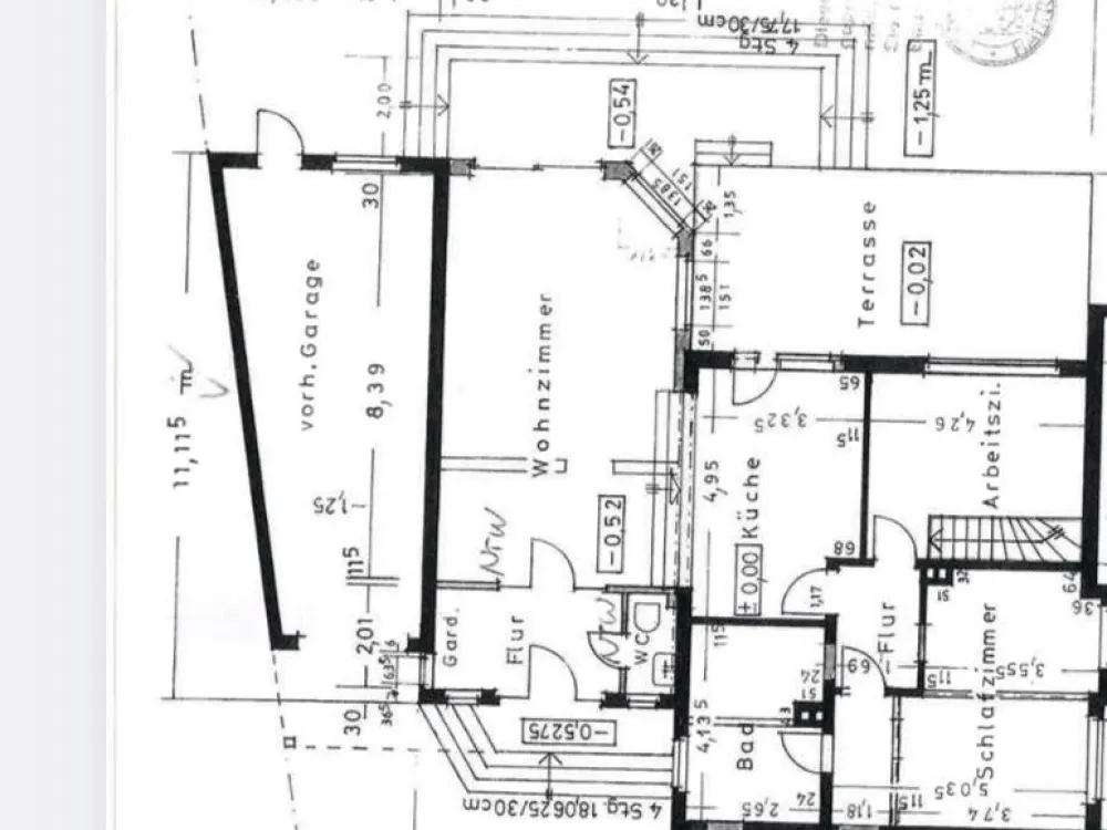 Großzügige 3 Zimmer Wohnung mit Garten, Garage, EBK und Keller