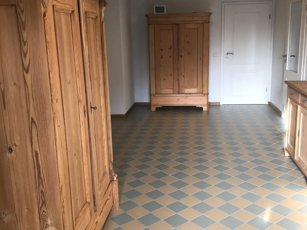 Große EG Wohnung mit Charakter