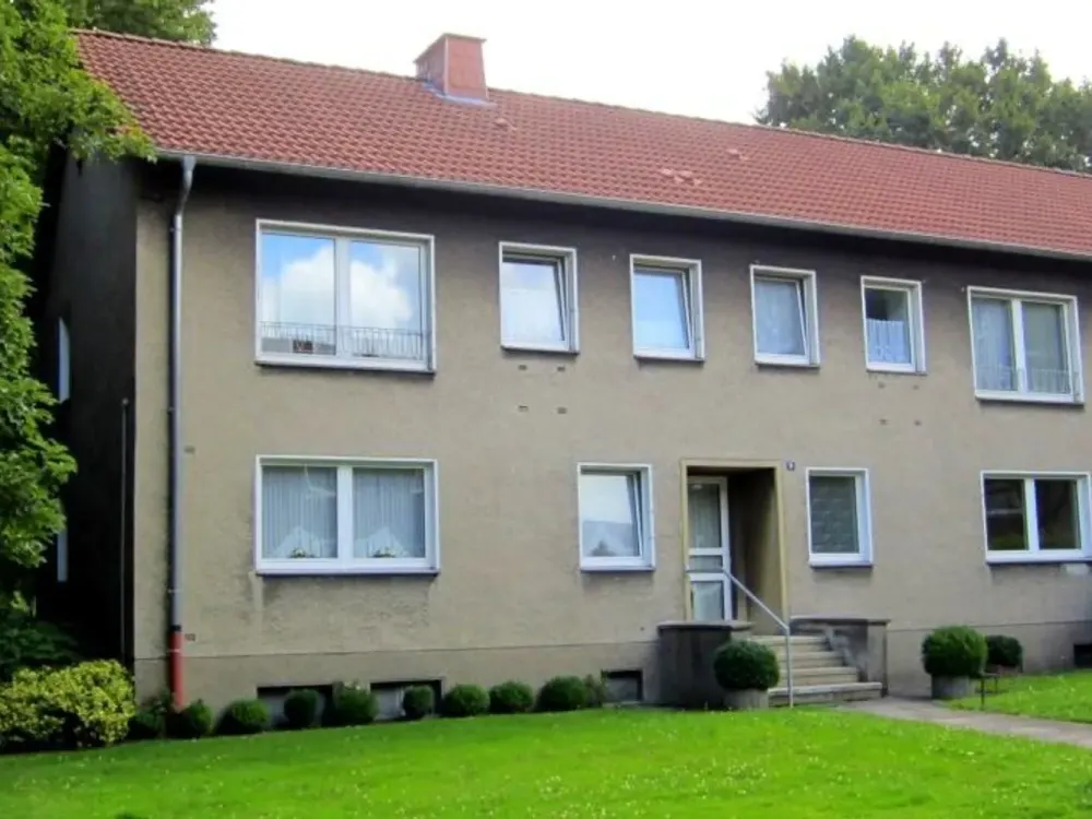 Bald verfügbar! Renovierte 2-Raum Wohnung im 1. OG