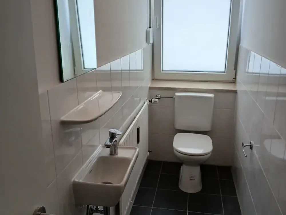 Helle 3-Zimmer-Wohnung mit Balkon in zentraler Lage von Karlsfeld (Erstbezug nach Totalsanierung!)