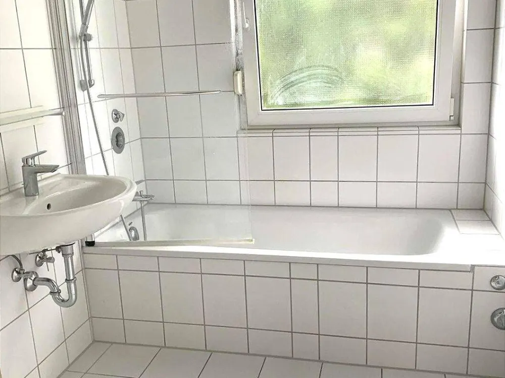 Liebevoll renovierte 3-Zimmer-Wohnung mit großem Balkon