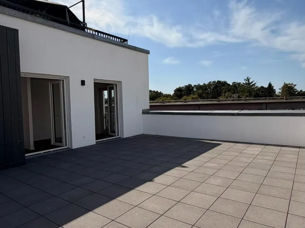 Großzügige 4-Zimmer-Wohnung mit 2 Bädern und sonniger Terrasse