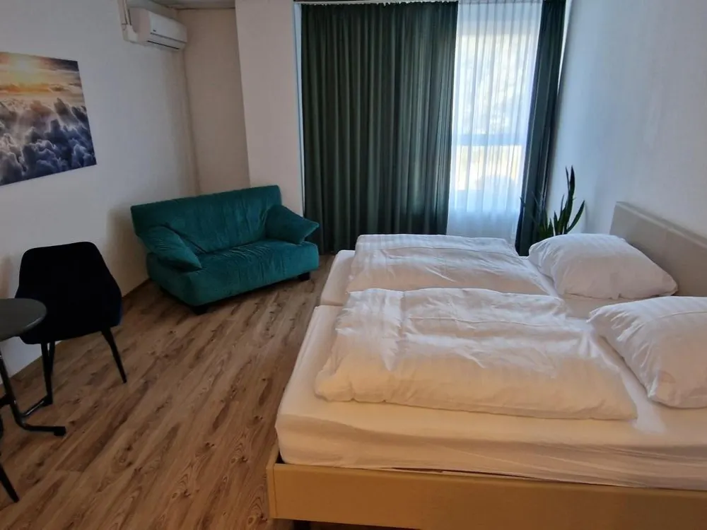 TOP 1R=34m², 2R= 7m², 3 R= 114m² möbilierte Appartements, auch für Kurzzeit vermietbar
