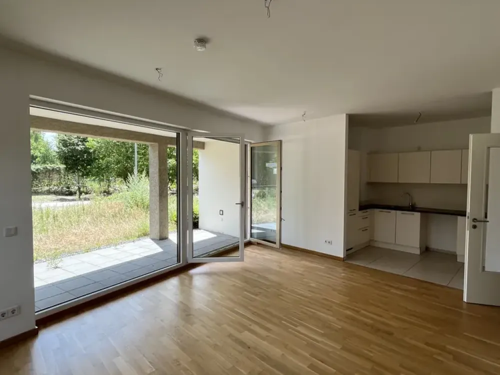 Charmante 2-Zimmerwohnung mit Einbauküche und großer Terrasse am Mauerpark