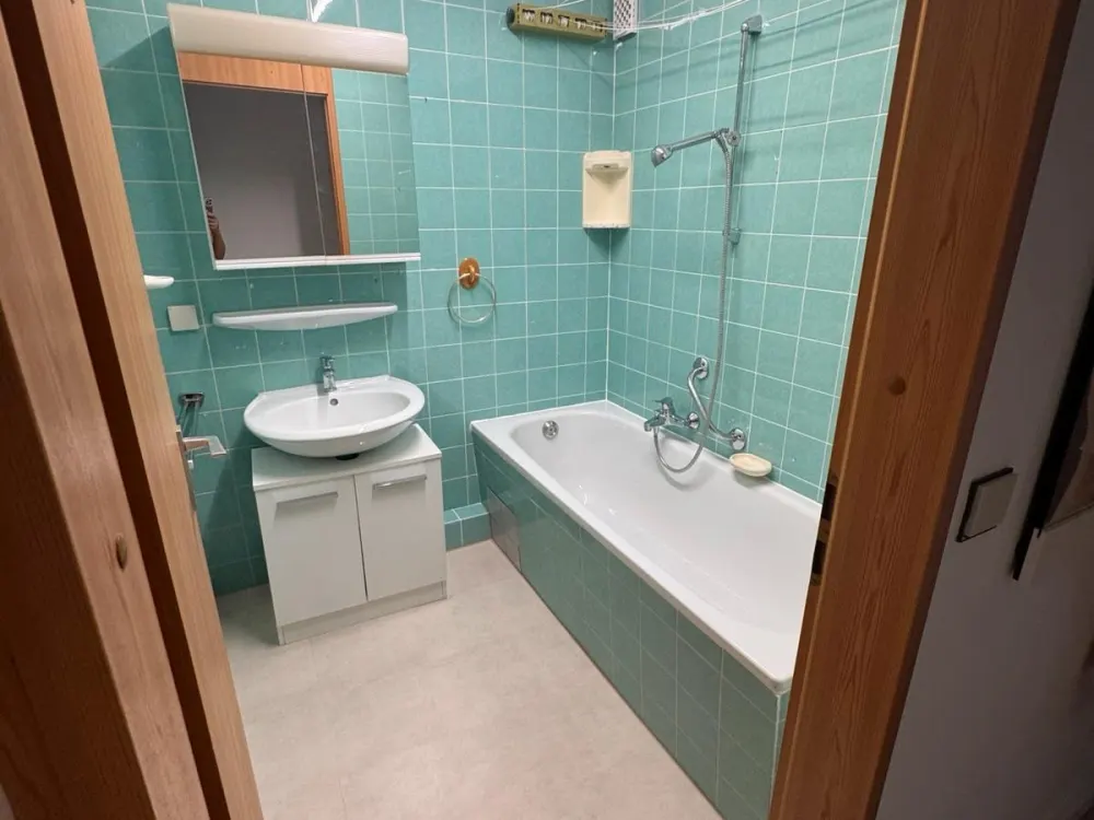 4 Zimmerwhg. mit Einbauküche und Balkon in ruhiger Lage - verfügb