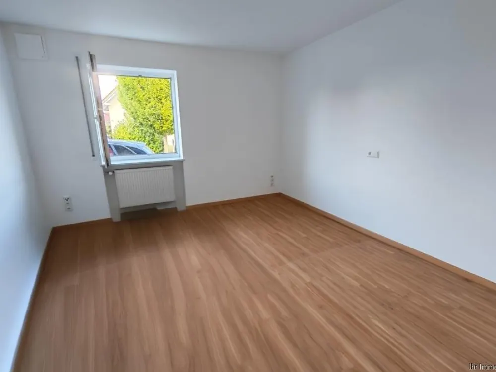 Modernly Divided 3.5-Room Apartment with Terrace and Garden in Dettingen