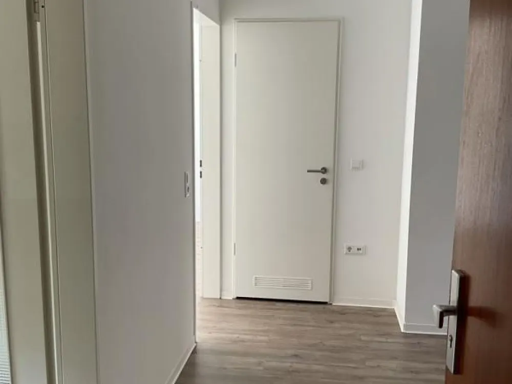 Ab sofort: 3-Zimmer-Wohnung mit Loggia und Wannenbad!