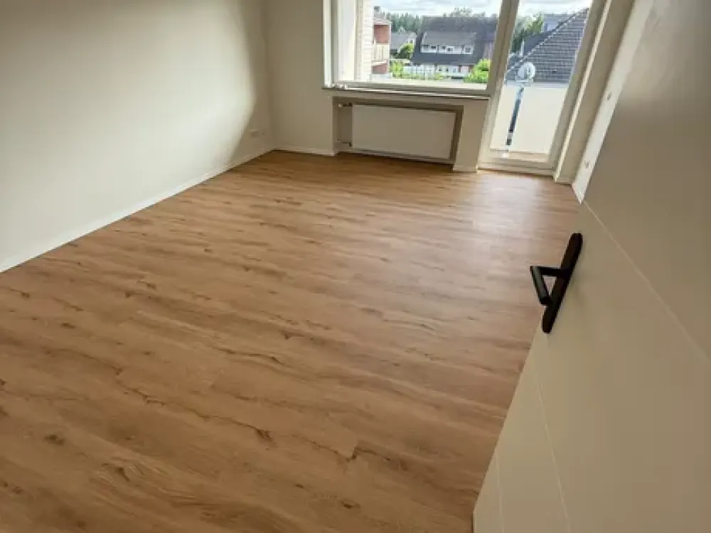 Kernsanierte 3ZKDB und großer Balkon und Stellplatz.
