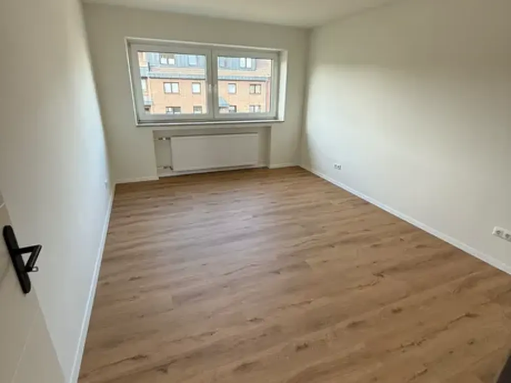 Kernsanierte 3ZKDB und großer Balkon und Stellplatz.