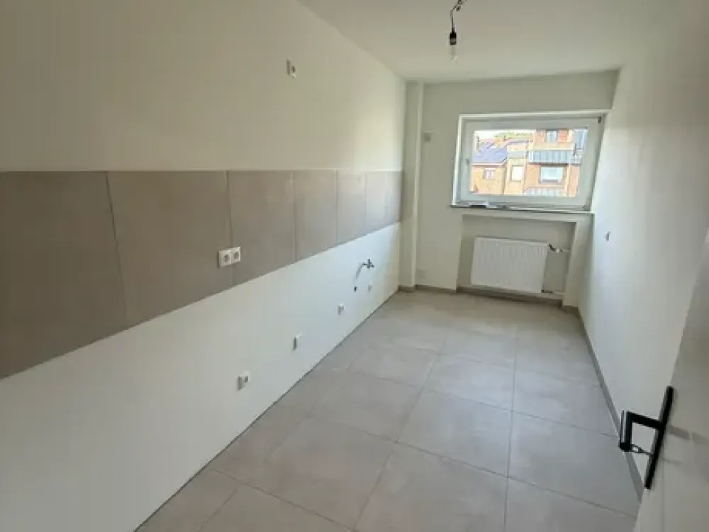 Kernsanierte 3ZKDB und großer Balkon und Stellplatz.