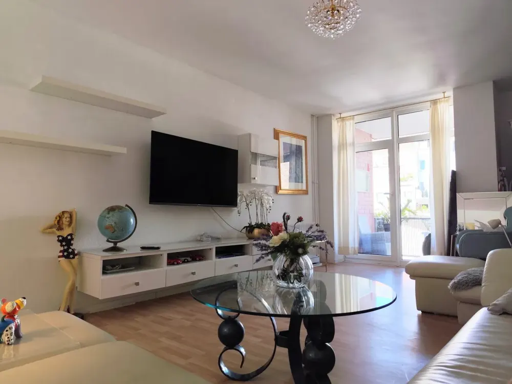 Nachmieter gesucht City 2 Zimmer in Düsseldorf-Bilk telefonisch 0171/7743143
