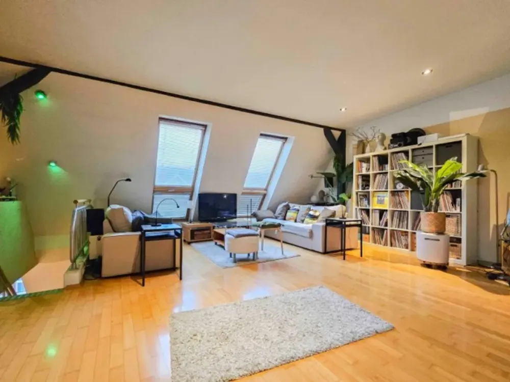 Stilvolle Maisonette in Bornheim: 3 Zimmer, Einbauküche