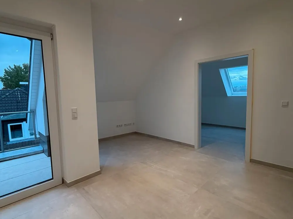 3-room apartment 84sqm with fitted kitchen and loggia