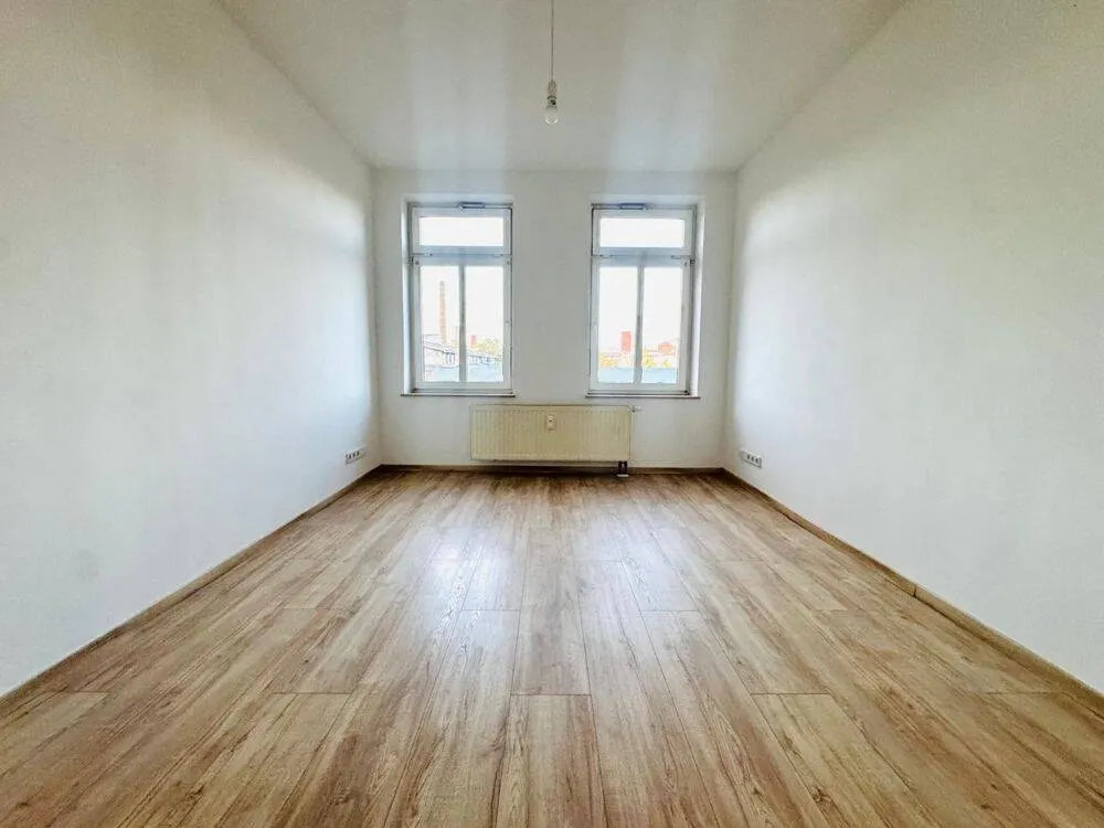 Large 5-Room Apartment in Leipzig ***TOP*** Close to City Center in Plagwitz Suitable for Shared Living and Available Immediately