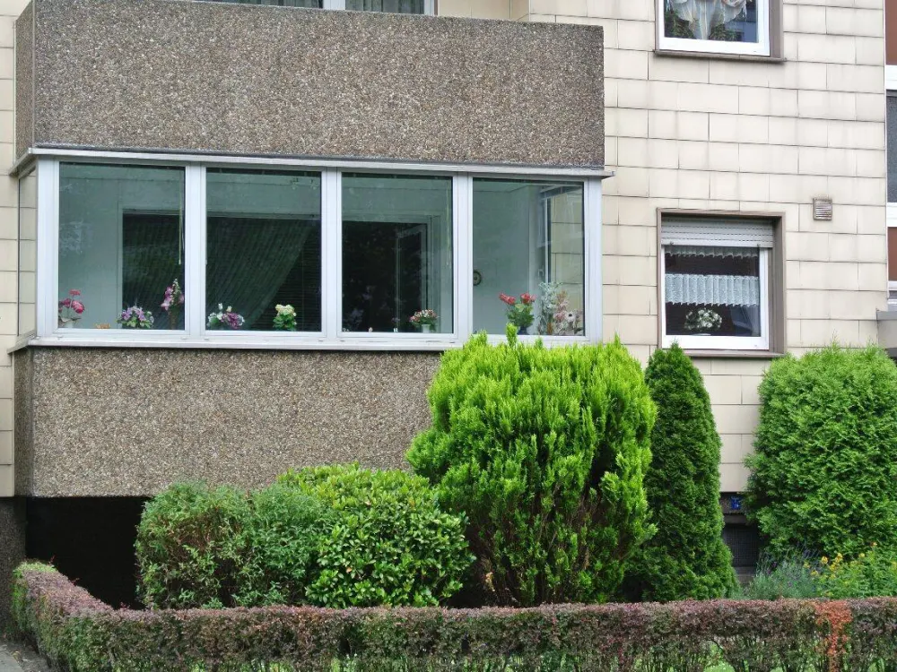 Neu renoviert ! Diese Singlewohnung mit Wintergarten wartet auf SIE !
