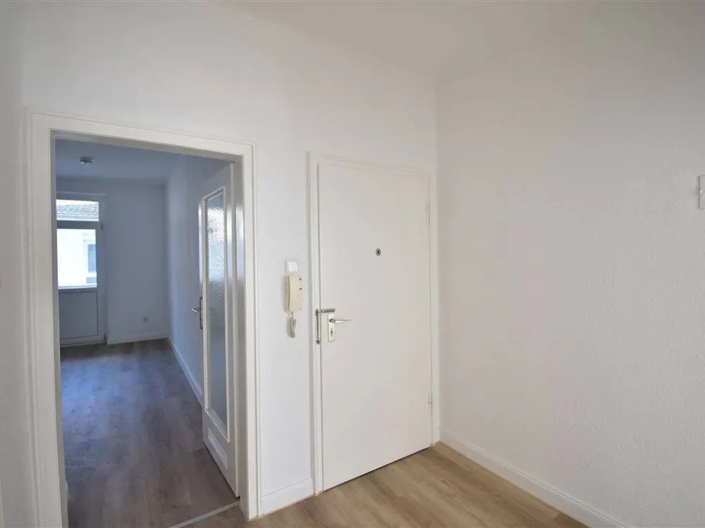 Frisch renoviert! 2-Zimmer-Wohnung mit Balkon
