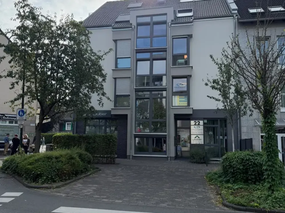 Ausgezeichnete Lage in Schlebusch - 2 Zimmerwohnung mit Balkon und Aufzug