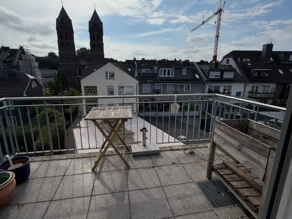 Ausgezeichnete Lage in Schlebusch - 2 Zimmerwohnung mit Balkon und Aufzug